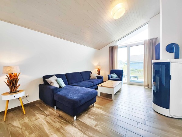 House | Living room - Ferienhaus mit Sauna im Ferienpark Mirow (Mirow)
