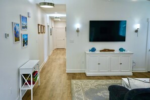 Smart-tv och bordsfotboll