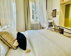 2 quartos, ferros/tábuas de passar roupa, Wi-Fi, roupa de cama