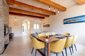 Familjevilla - 4 sovrum - eldstad (Solaris Gozitan Villa With Pool) | Restauranger