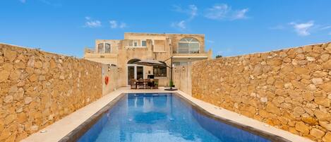 Family Villa, 4 Bedrooms, Fireplace (Solaris Gozitan Villa With Pool) | Private pool