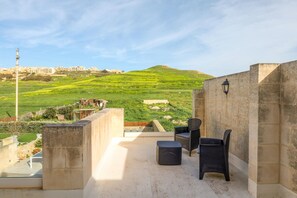 Villa familiale, plusieurs chambres (Solaris Gozitan Villa With Pool) | Terrasse/patio