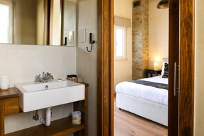 Bathroom - Solaris Gozitan Villa with Pool (Ghasri)