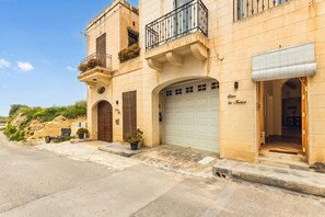 Family Villa, 4 Bedrooms, Fireplace (Solaris Gozitan Villa With Pool) | Exterior detail - Solaris Gozitan Villa with Pool (Ghasri)