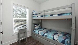 4 bedrooms - Ony's Outpost - Bay View, Community Pool, Beach Access, Pet Friendly! (St. George Island)