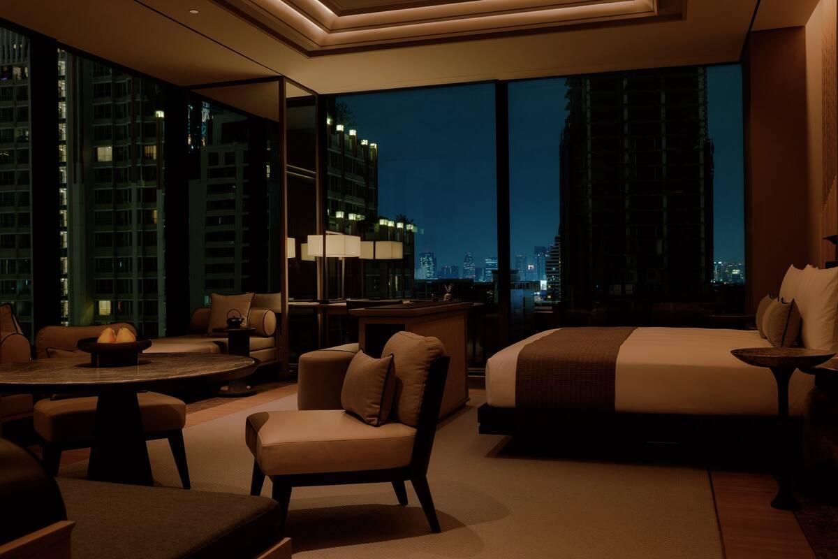 Suite, Corner