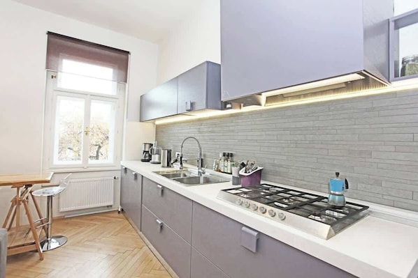 Fridge, microwave, oven, dishwasher