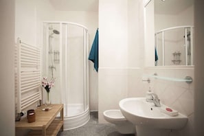 Een douche, een haardroger