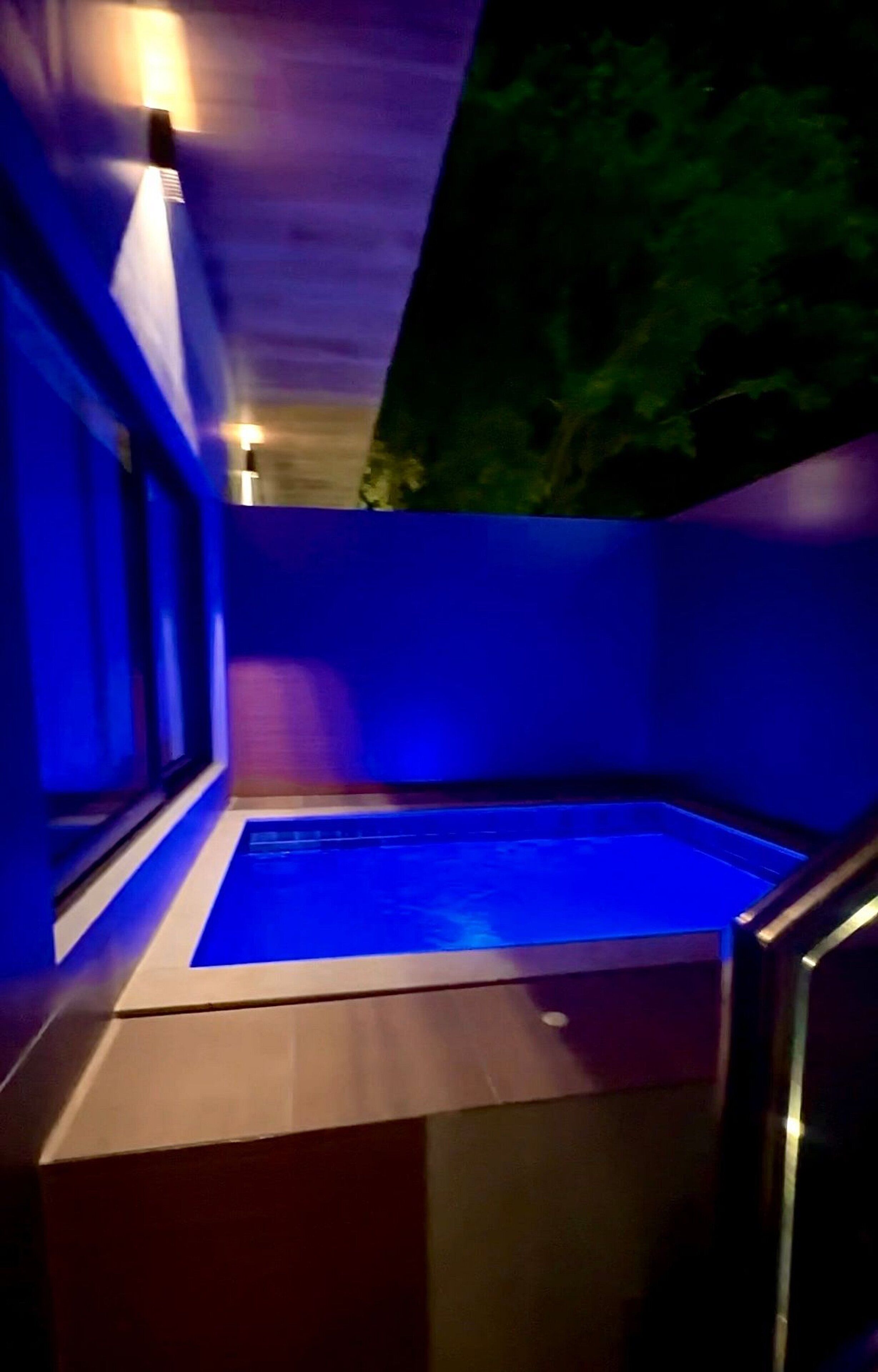 公寓 | 游泳池 | 室內游泳池和室外游泳池