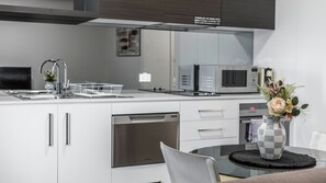 Fridge, microwave, oven, stovetop - Marvellous 1 Bedroom Apartment (Greenway)