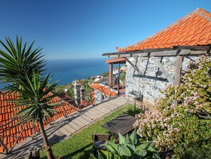 Property grounds - Cottage Tent, studio suspended over the ocean (Arco da Calheta)
