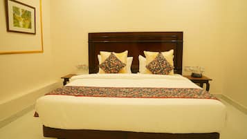 Luxury Double or Twin Room, City View | Soundproofing, free WiFi