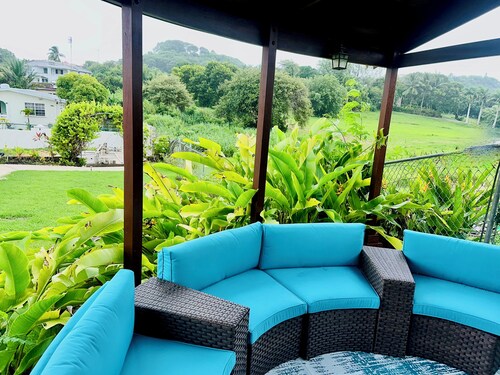 Cozy studio in lovely Saint Thomas with fitness room, AC, WiFi, swimming pool