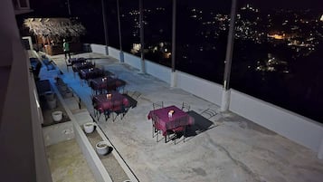 Room, 1 Bedroom, Accessible, Smoking | Lounge