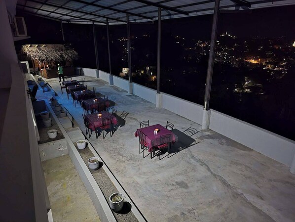 Room, 1 Bedroom, Accessible, Smoking | Lounge