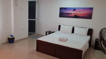 Room, 1 Bedroom, Accessible, Smoking | 1 bedroom