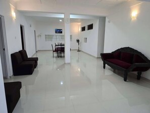 Room, 1 Bedroom, Accessible, Smoking | Lounge