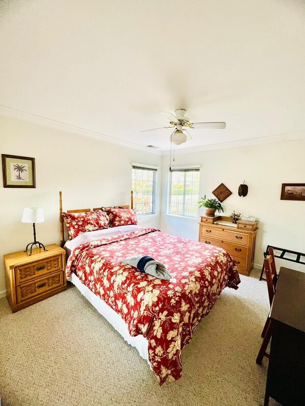 3 bedrooms, iron/ironing board, WiFi, bed sheets