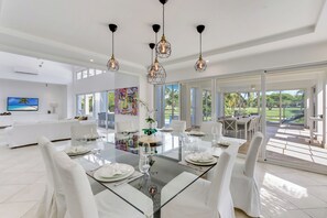 Deluxe Villa, Patio, Lake View | Dining room - Lake View Cocotal Villa - Jacuzzi &Pool  (Punta Cana)