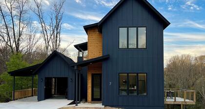 Bella Retreat Modern Newly Built Mtn Biking Family Getaway Sleeps 6