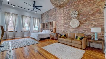 1 bedroom, desk, iron/ironing board, free WiFi