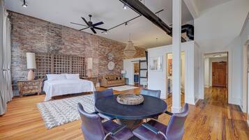 1 bedroom, desk, iron/ironing board, free WiFi