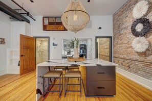 Interior - Luxe 220, Unit 5 - Adjacent City View Suites, Managed by BlueStar Real Estate (Wilmington)