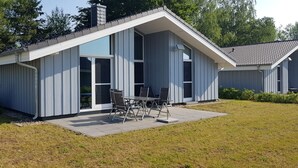 House | Outdoor dining - Ferienhaus mit Sauna im Ferienpark Mirow (Mirow)