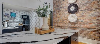 Luxe 220, Unit 7 - Entire Penthouse Property (sleeps 20)