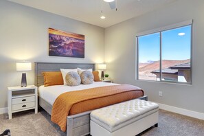 6 bedrooms, iron/ironing board, internet, bed sheets