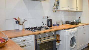 Nhà | Bếp riêng | Tủ lạnh, lò vi sóng, lò nướng, bếp nấu