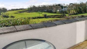 House | Outdoor dining