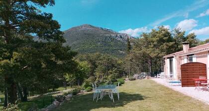 Chambre d'Hôtes at 1035m altitude - 30 min from the Verdon Gorges and lakes