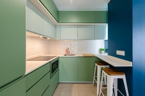 Fridge, microwave, dishwasher, coffee/tea maker