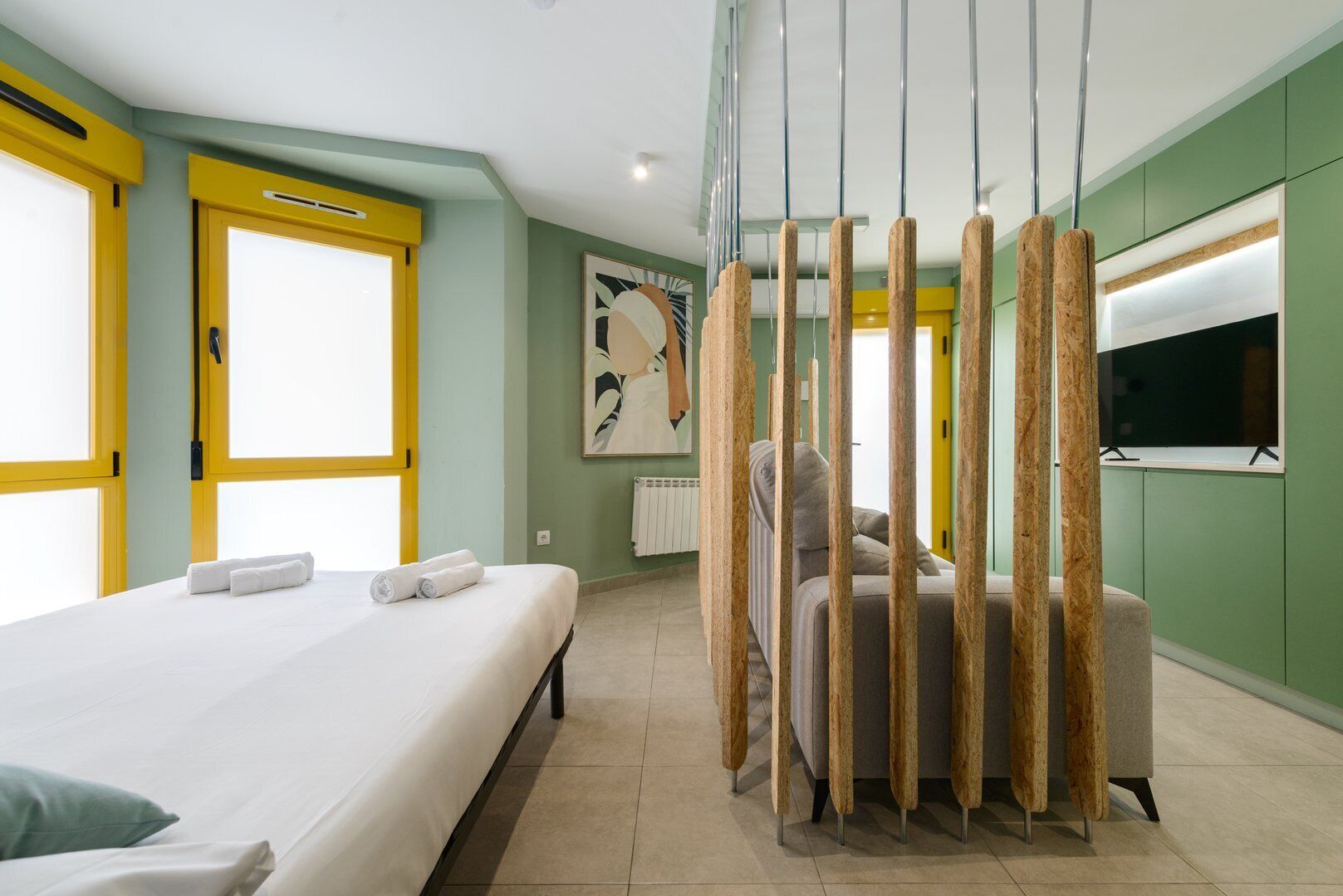 Iron/ironing board, Internet, bed sheets