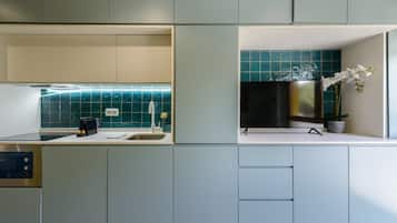 Fridge, microwave, dishwasher, coffee/tea maker