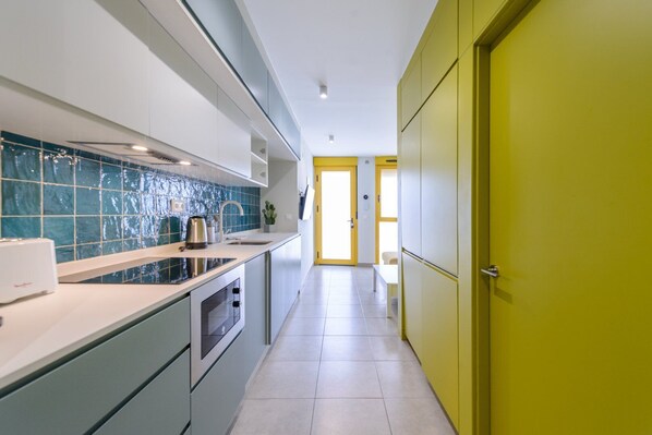 Fridge, microwave, dishwasher, coffee/tea maker - GuestReady - Madrid trendy studio 2 (Madrid)
