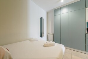 Iron/ironing board, internet, bed sheets - GuestReady - Madrid trendy studio 2 (Madrid)