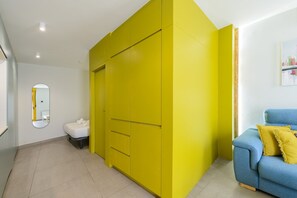 Interior - GuestReady Essential - Trendy Madrid Studio 1 (Madrid)