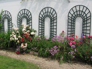 Exterior detail - Golfe du Morbihan, 4-person apartment, private enclosed garden. (Arradon)
