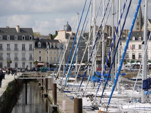 Marina - Golfe du Morbihan, 4-person apartment, private enclosed garden. (Arradon)