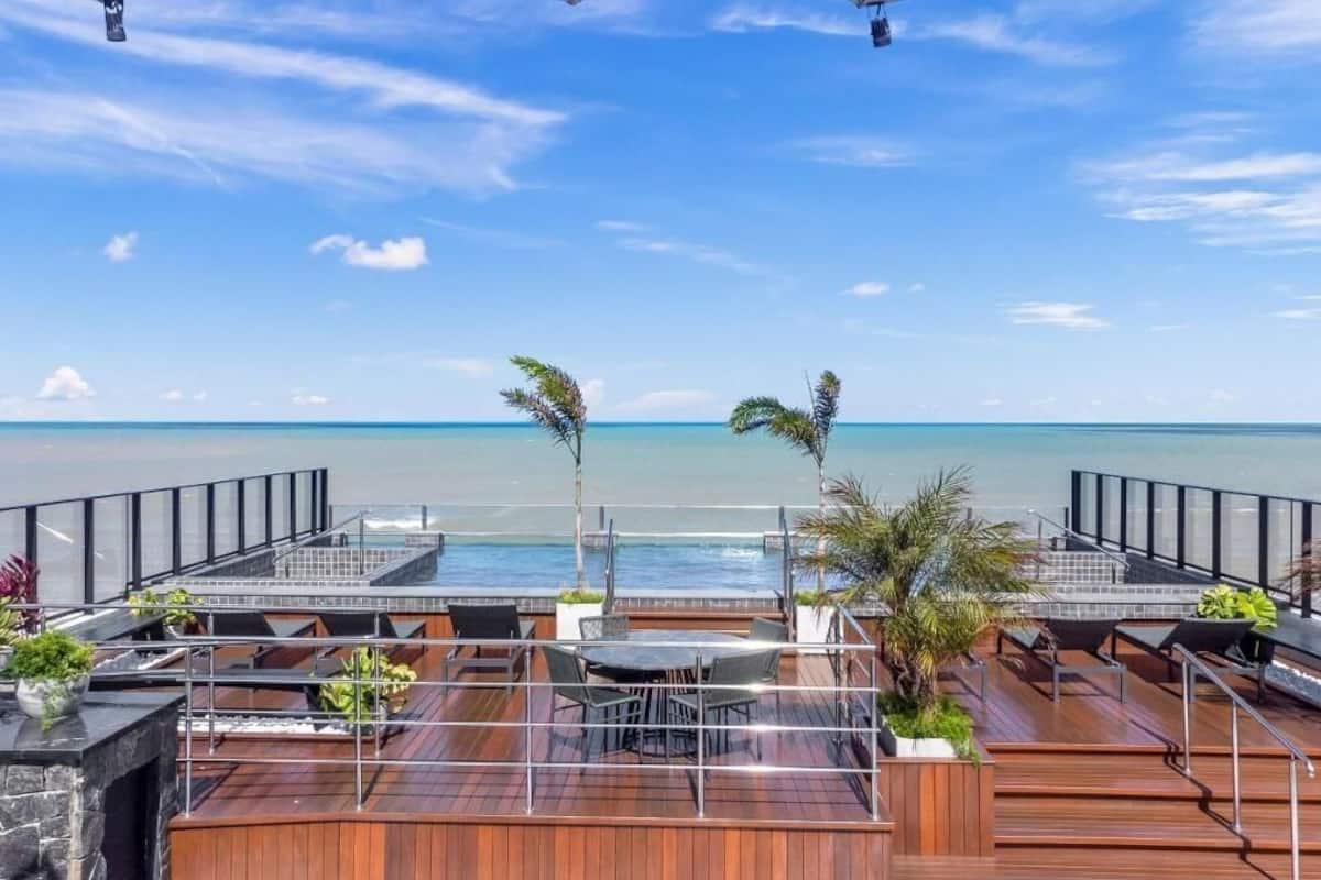 Suite | Tempat makan luar