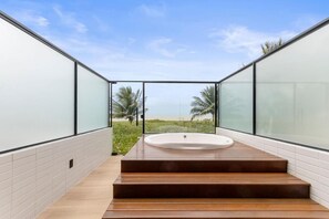 Outdoor spa tub - Altagarden Beira Mar (João Pessoa)
