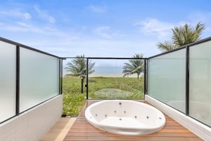 基础开间 | 室外 SPA 浴缸
