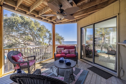 Beautiful End Unit Condo with Direct Ocean Views