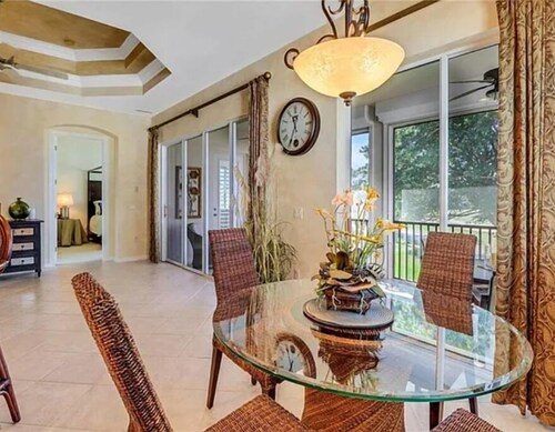3-bedroom condo in fabulous Bonita Springs with WiFi, AC, fitness room