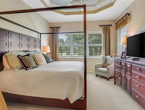 3 bedrooms, WiFi, bed sheets - 3-bedroom condo in fabulous Bonita Springs with WiFi, AC, fitness room (Bonita Springs)