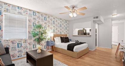 Cozy Brentwood Studio! |15 Min to 6th, DTX + More!