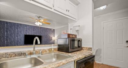 Blue Brentwood Suite | Perfect for Austin Trips