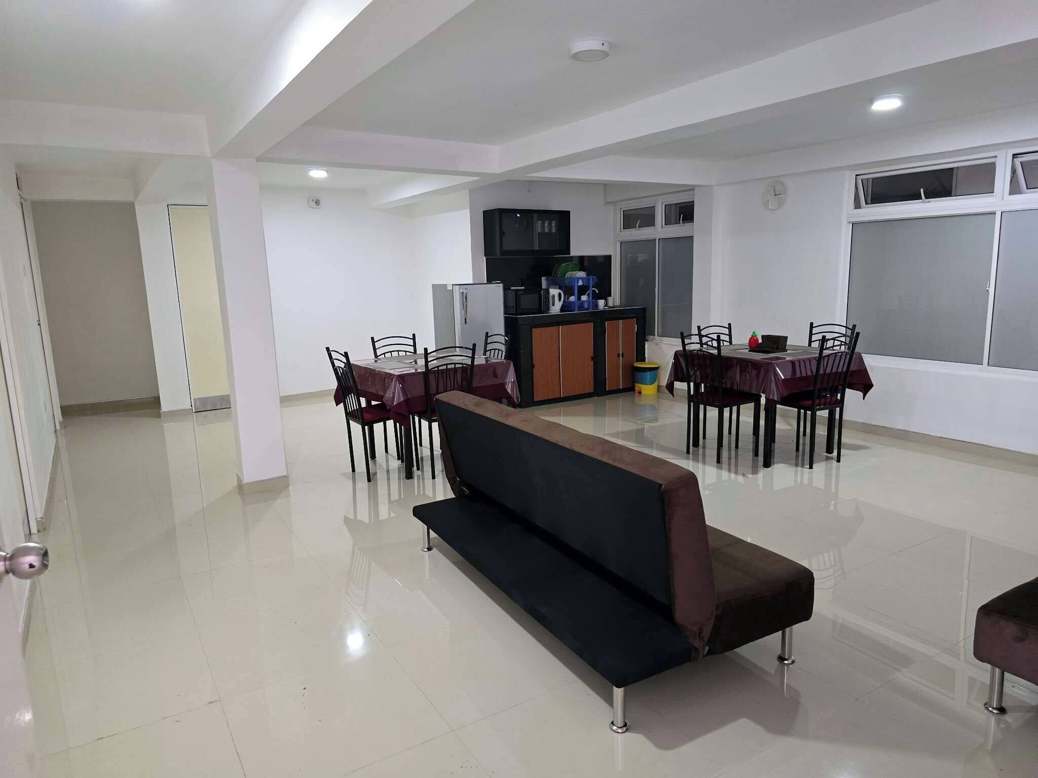 Room, 1 Bedroom, Accessible, Smoking | Lounge